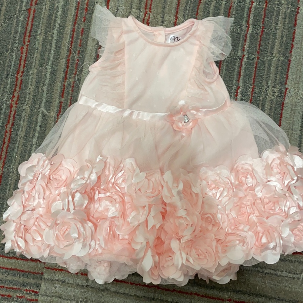 Light pink dress 2T fits like 12-18